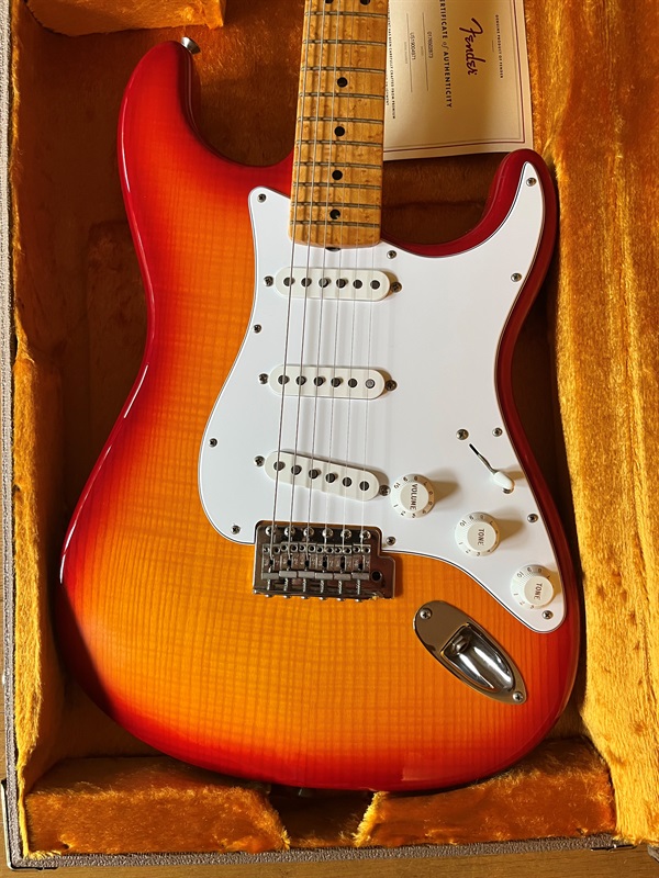 Fender USA RARITIES COLLECTION FLAME ASH TOP STRAT  0176502873の画像